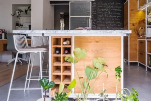 Kuchyně rámová kovová. Kuchyně styl bistro.